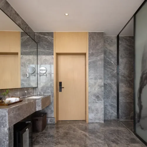 Light Luxury 2-bed Room