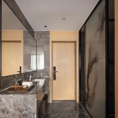 Light Luxury Queen Room