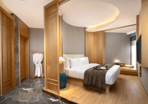 Romantic Room – Double Occupancy, City-View (Roundbed) (Bathtub)